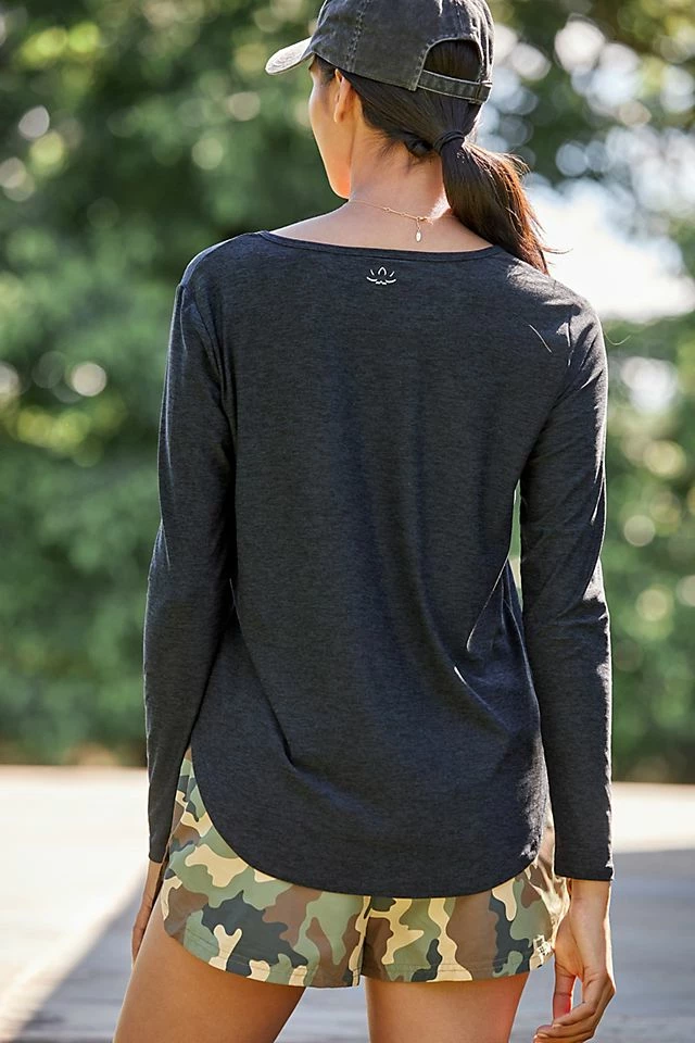 Beyond Yoga Scooped Long-Sleeve Pullover Top 10 ???? Beyond Yoga Scooped Long-Sleeve Pullover DARKEST NIGHT ???? -Pilcro shop unnamed file 1041
