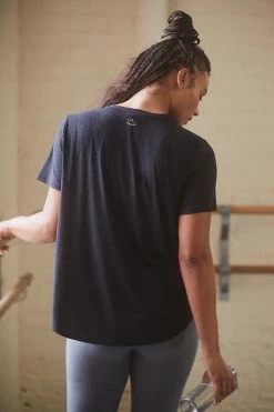 Flash Sale ๐ Beyond Yoga On The Down Low Tee DARKEST NIGHT โค๏ธ 10 Flash Sale ๐ Beyond Yoga On The Down Low Tee DARKEST NIGHT โค๏ธ -Pilcro shop unnamed file 1047