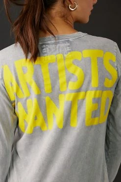 New 😀 FREECITY ARTISTS WANTED Super Vintage Long-Sleeve Tee LIGHT GREY 💯 -Pilcro shop unnamed file 1069
