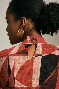 Wholesale 🛒 The Odells Nicole Trumpet-Sleeve Blouse RED MOTIF 👏 -Pilcro shop unnamed file 507