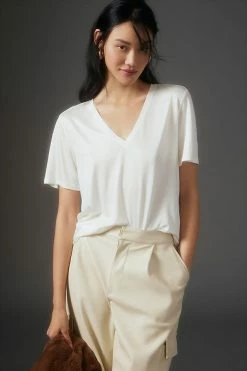 New 🎁 By Anthropologie Silky V-Neck Top WHITE 👏