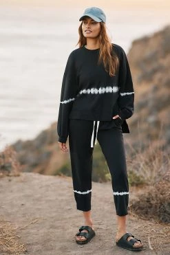 Budget 💯 Electric & Rose Neil Sweatshirt BLACK 🎁 -Pilcro shop unnamed file 88